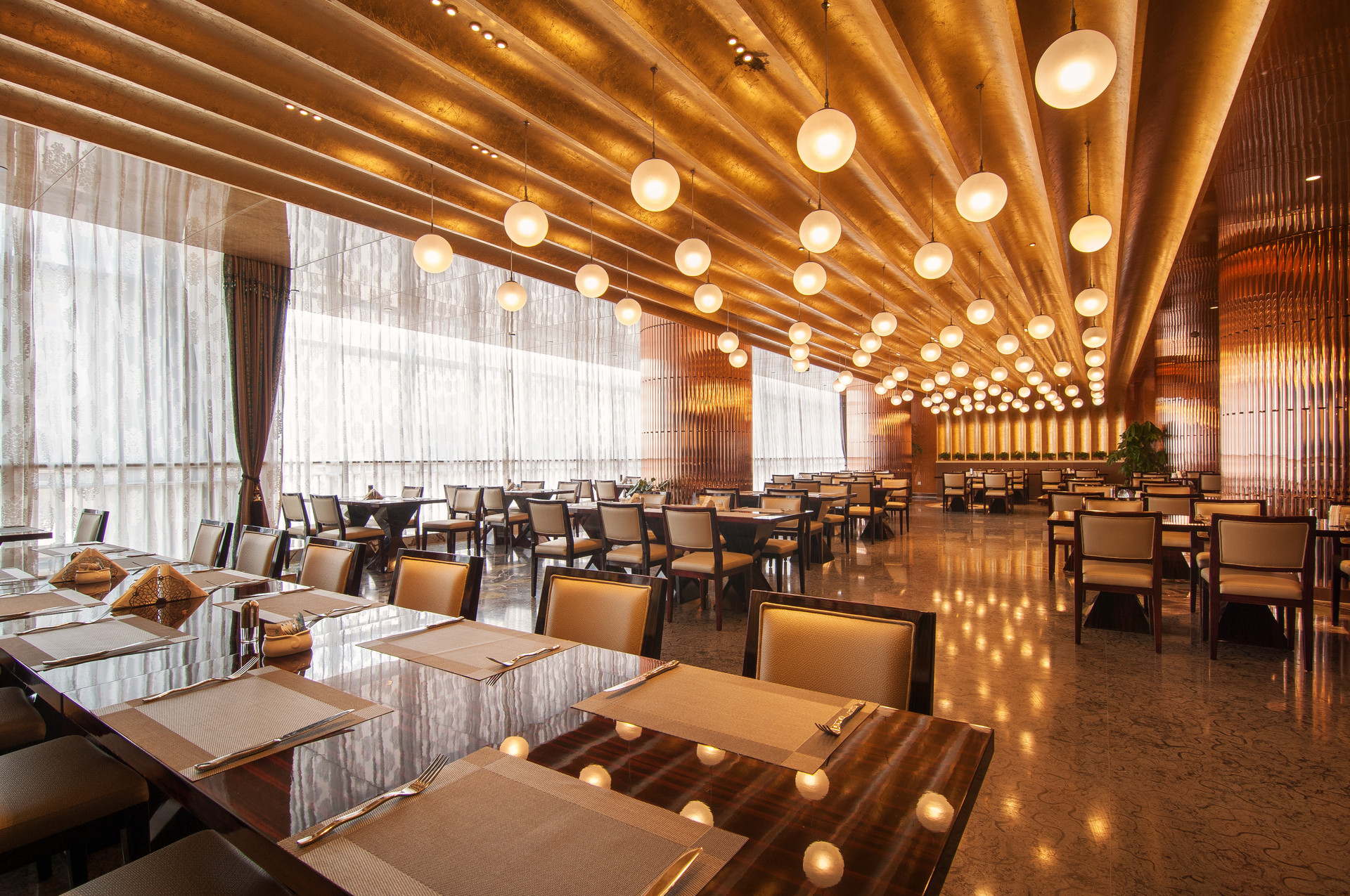 實木(mù)酒店(diàn)家(jiā)具護理(lǐ)